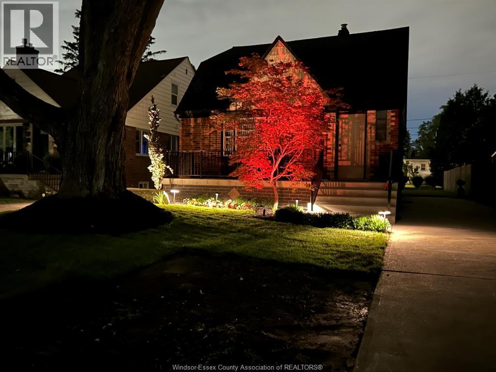 Single Family — 2332 Moy Avenue, Windsor, Ontario