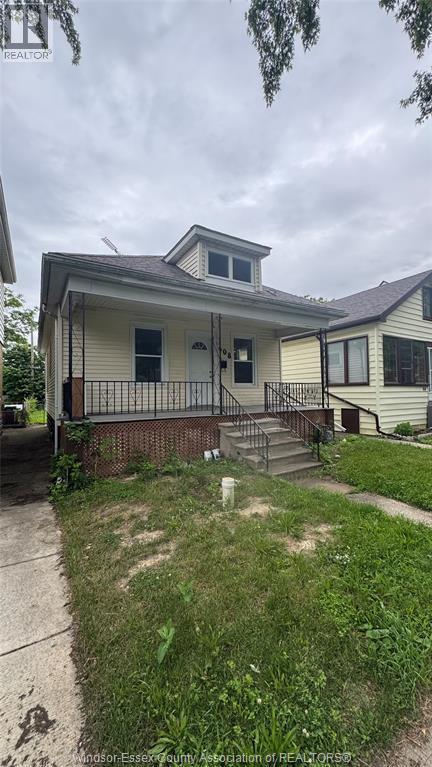 408 Elm Avenue, Windsor — photograph 3