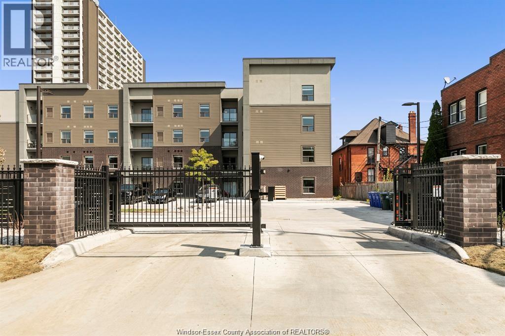 955 Ouellette Avenue #301, Windsor — photograph 2