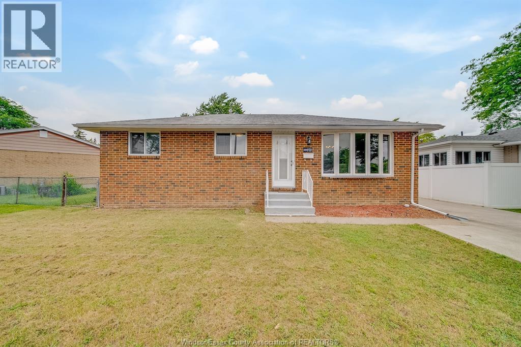 5210 Queen Elizabeth Drive, Windsor — photograph 2