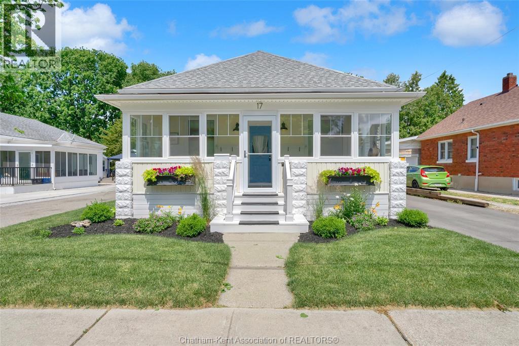 Single Family — 17 Lowe Street, Chatham, Ontario