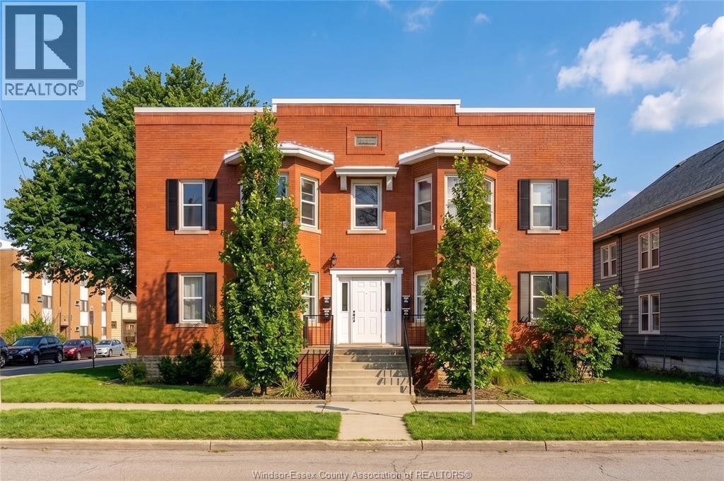 Multi-family — 485 Louis Avenue, Windsor, Ontario