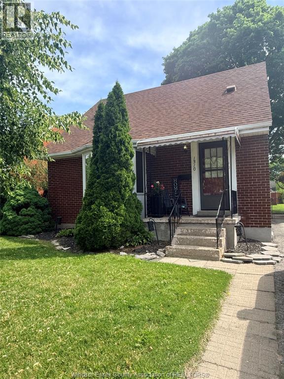 3-bedroom Single Family at 1310 Askin Avenue, Windsor — photograph 2