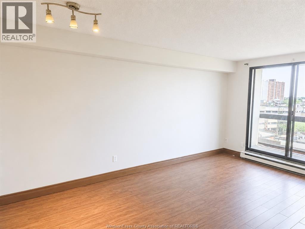 150 Park #711, Windsor — photograph 3