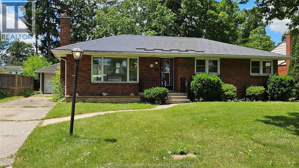Single Family — 2721 Virginia Park Avenue, Windsor, Ontario