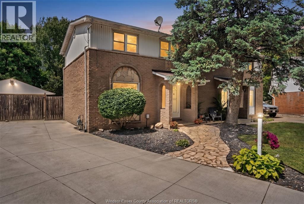 Single Family — 10700 Atwater Crescent, Windsor, Ontario