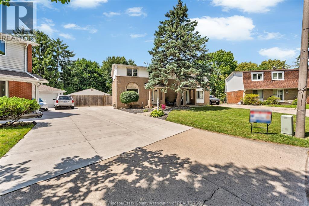 10700 Atwater Crescent, Windsor — photograph 2