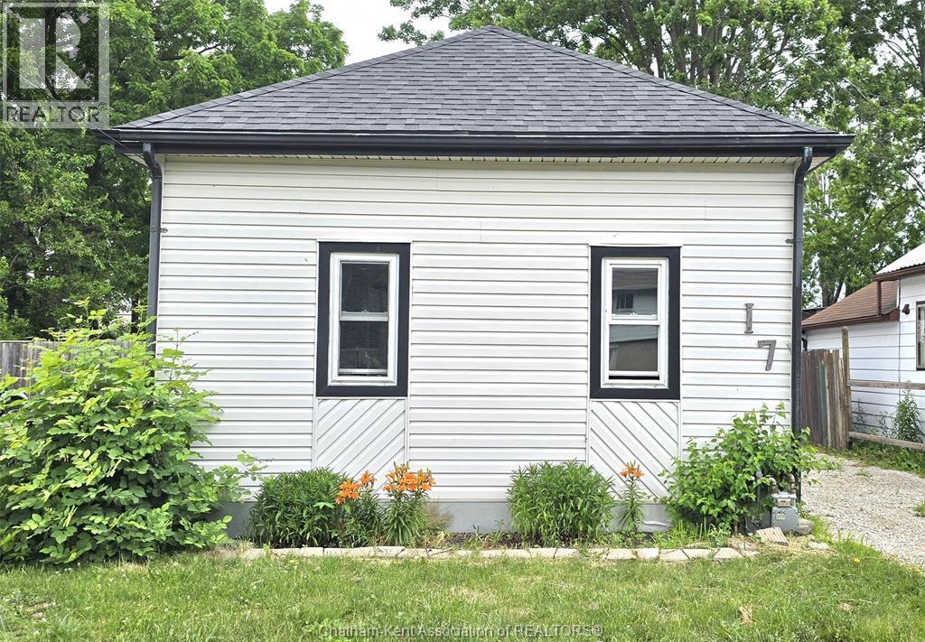 3-bedroom Single Family at 17 Taylor Avenue, Chatham — primary photograph