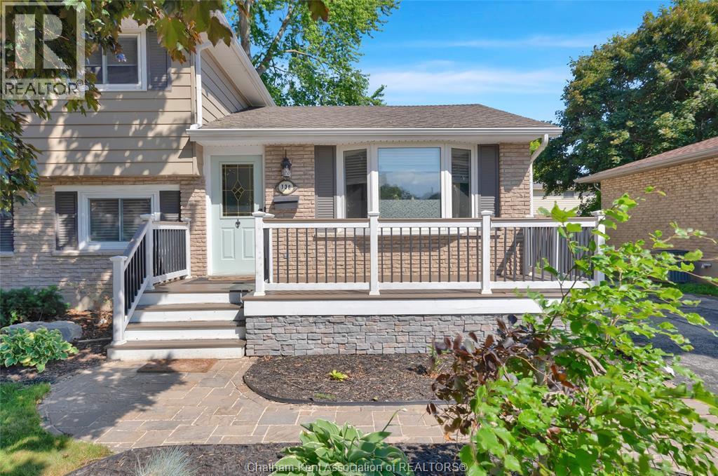 4-bedroom Single Family at 138 Vanier Drive, Chatham — photograph 3