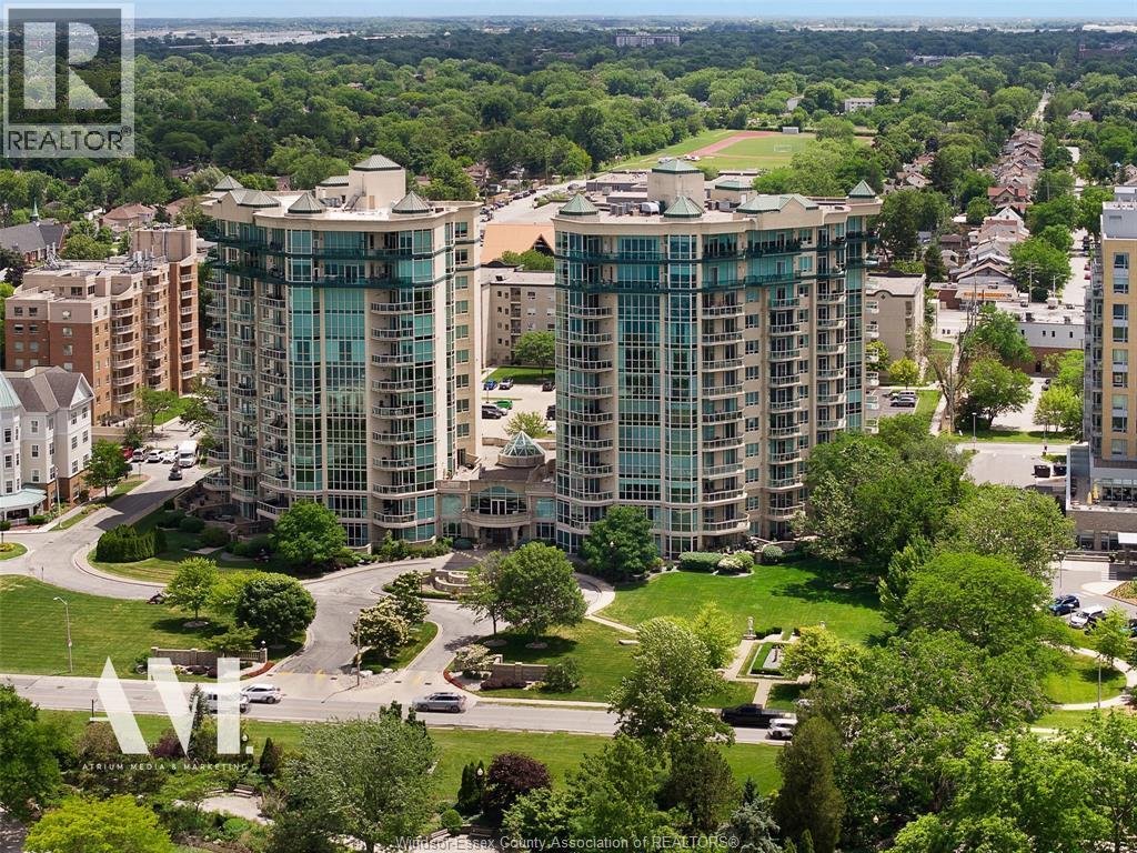 Single Family — 4955 Riverside Drive, Windsor, Ontario