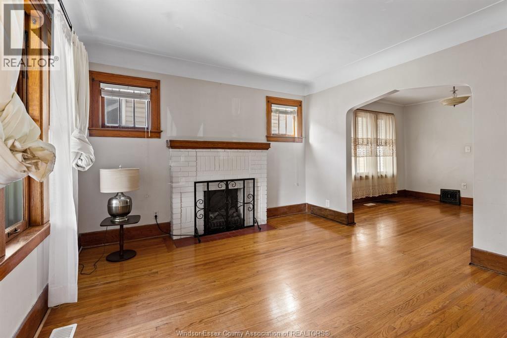 703 Randolph, Windsor — photograph 2