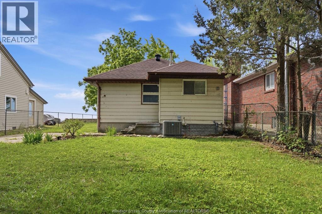 1437 Heritage Road, Kingsville — photograph 2