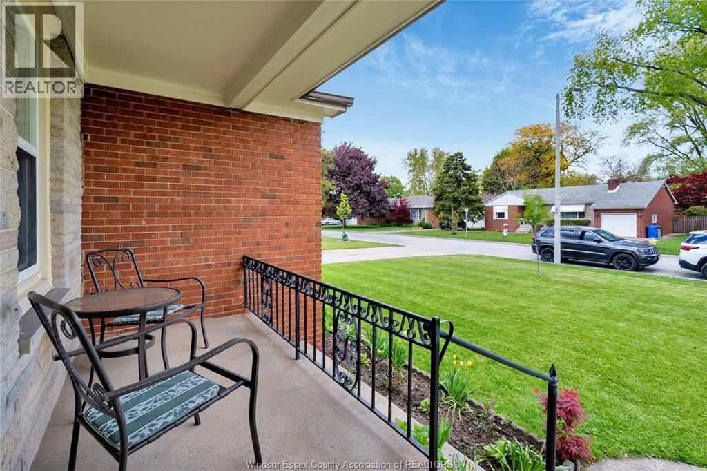 273 Henkel Place, Windsor — photograph 3