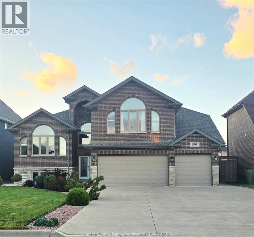 Single Family — 901 Lakewood Crescent, Lakeshore, Ontario