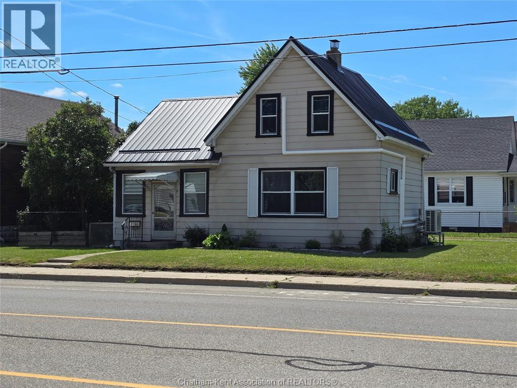 Single Family — 306 Murray Street, Wallaceburg, Ontario