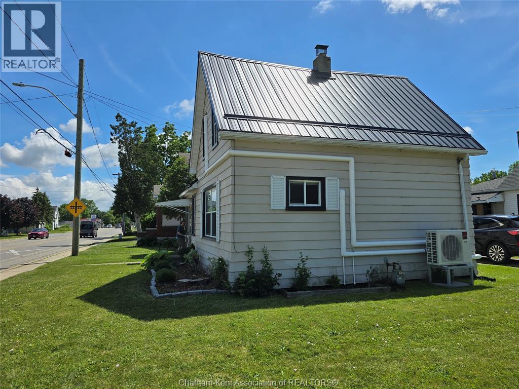 306 Murray Street, Wallaceburg — photograph 3