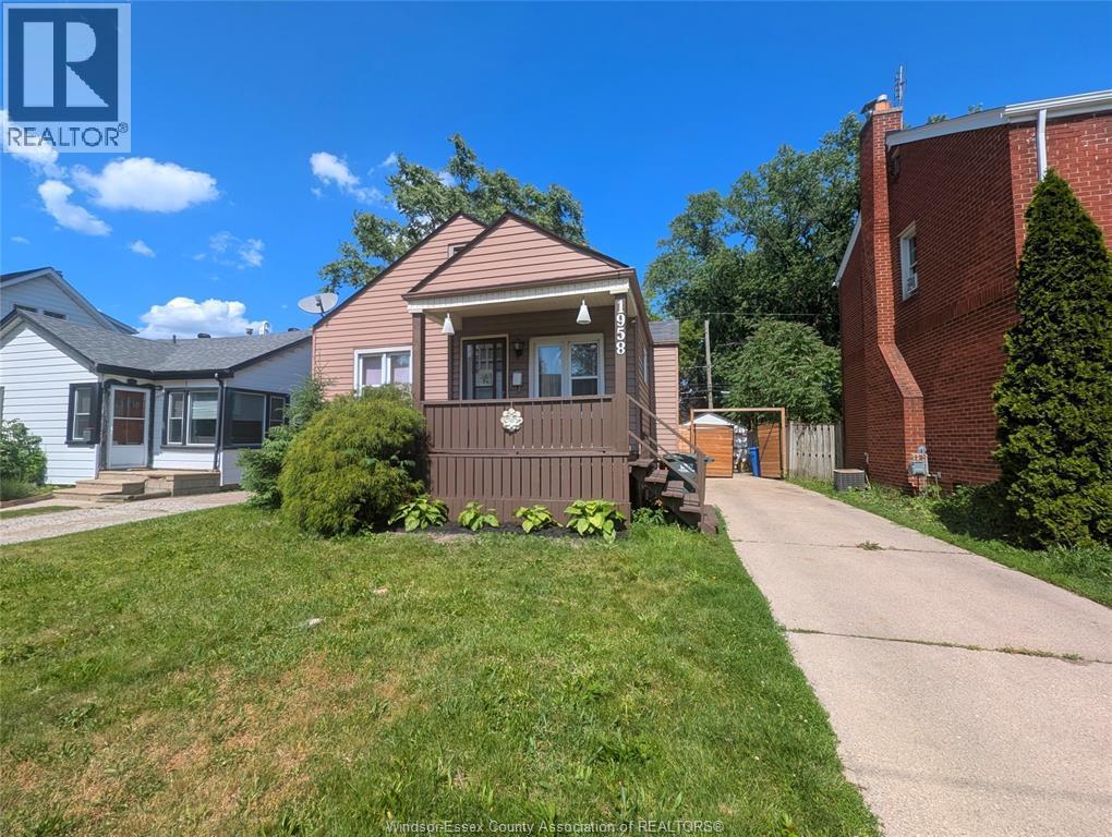 1958 Tourangeau Road, Windsor — photograph 3