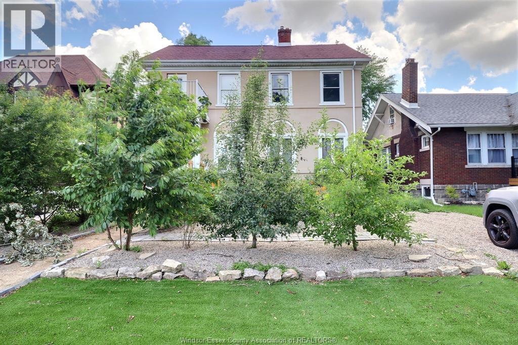 Single Family — 956 Victoria, Windsor, Ontario