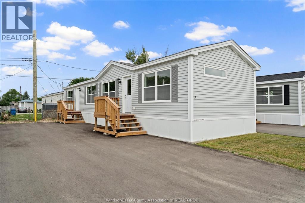 2 Linda, Lakeshore — photograph 2