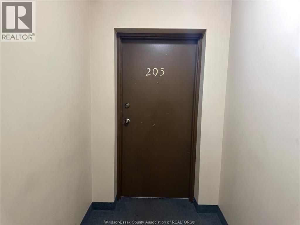 2035 University Avenue #205, Windsor — photograph 3