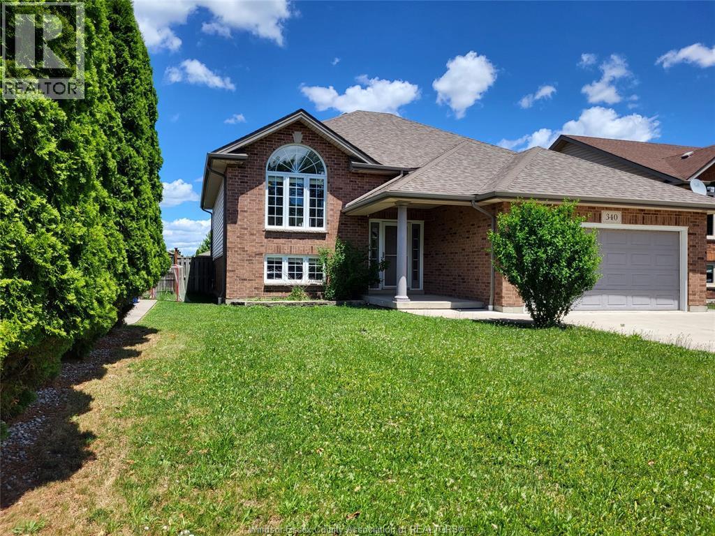 340 White Crescent, Amherstburg — photograph 2