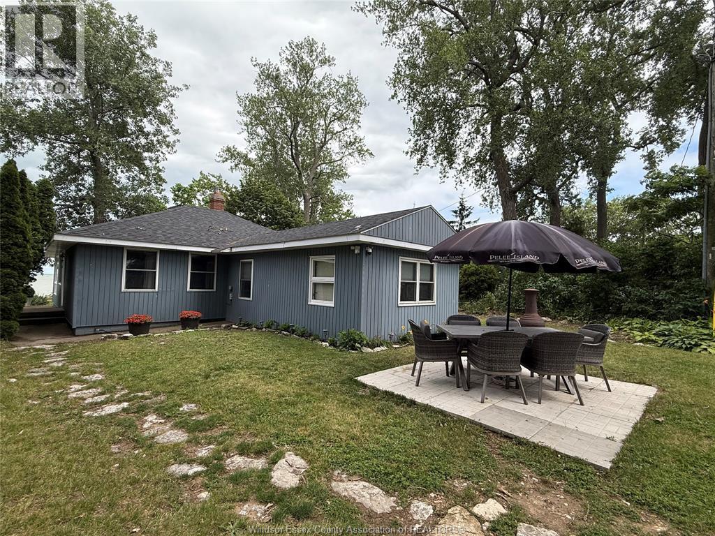 69 East Shore Road, Pelee Island — photograph 2