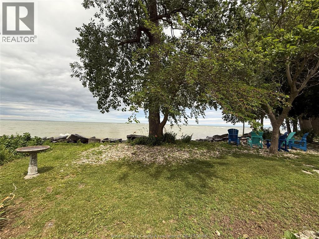 69 East Shore Road, Pelee Island — photograph 3
