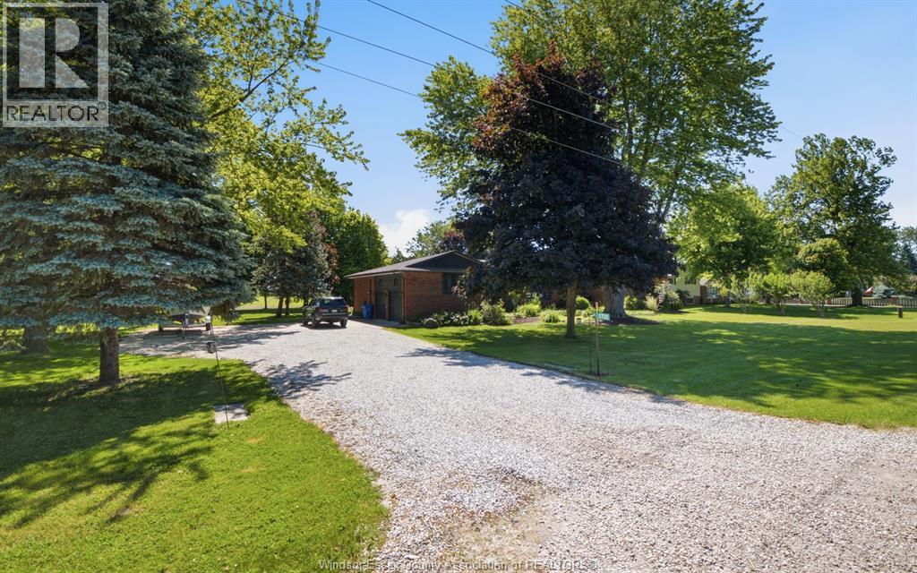 1732 Belle River Road, Lakeshore — photograph 2