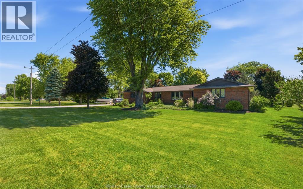 1732 Belle River Road, Lakeshore — photograph 3