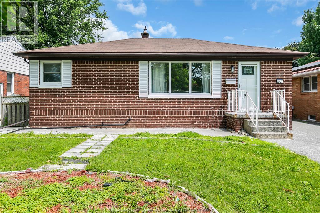 Single Family — 3825 Poplar, Windsor, Ontario