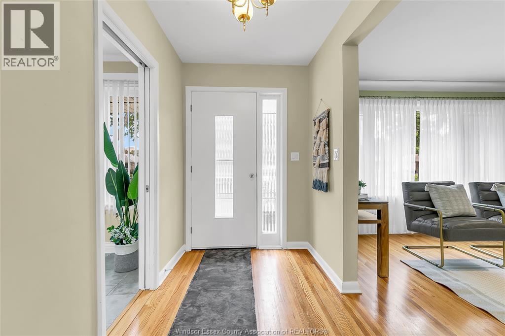845 Rossini Boulevard, Windsor — photograph 2