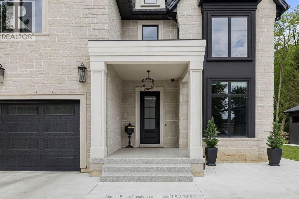 4-bedroom Single Family at 2490 Todd Lane, LaSalle — photograph 3