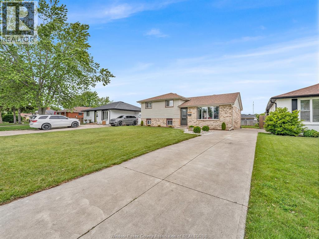 20 St. Charles Pl, Amherstburg — photograph 2