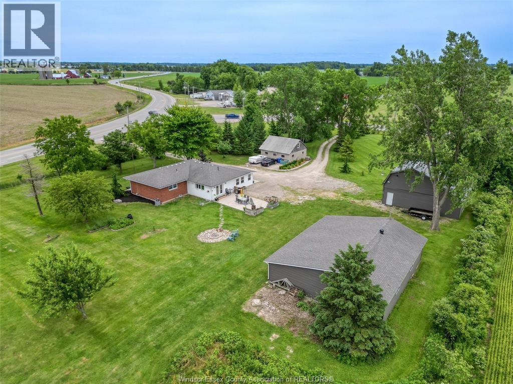 10236 Walker Road, Amherstburg — photograph 2