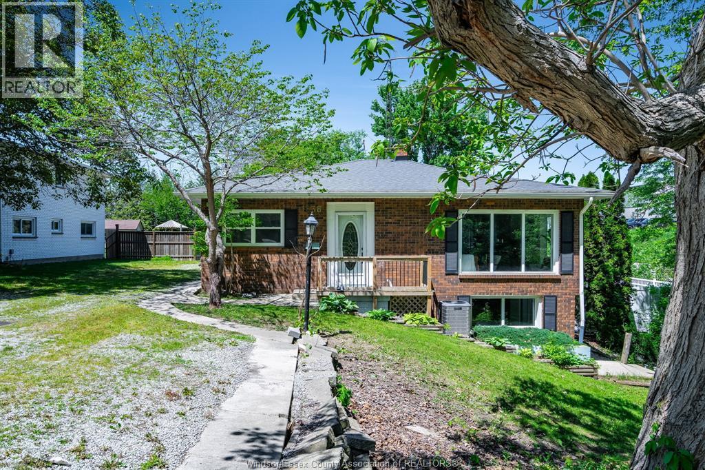 1838 Seacliff Drive, Kingsville — photograph 2