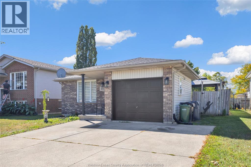 1812 Vicky Circle, Windsor — photograph 2