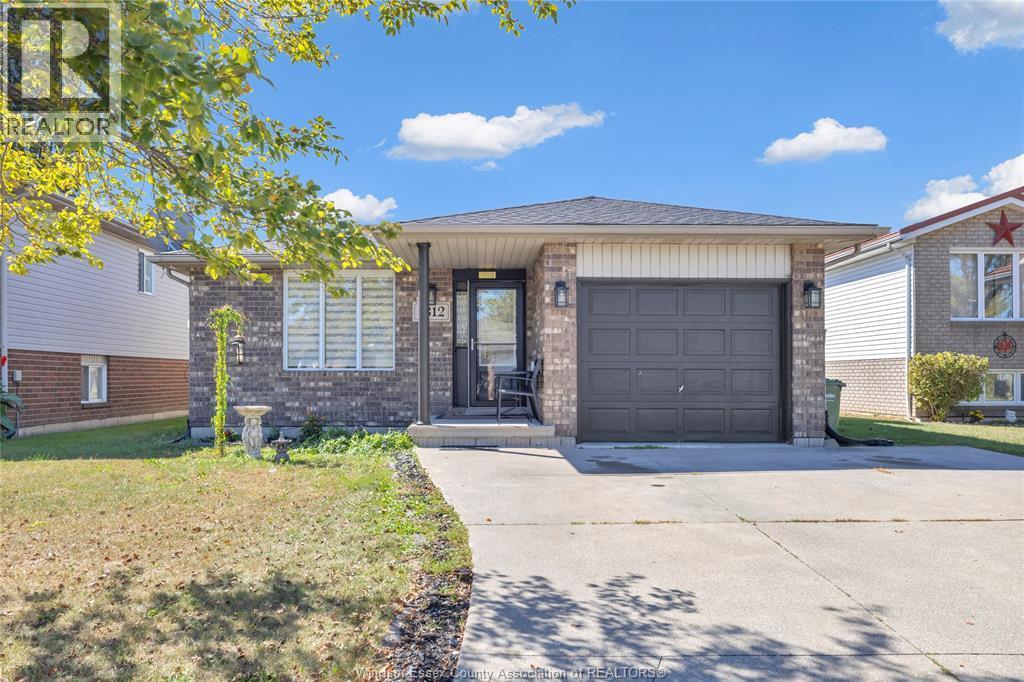 Single Family — 1812 Vicky Circle, Windsor, Ontario