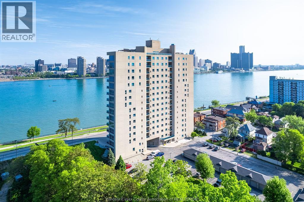 1225 Riverside Drive #202, Windsor — photograph 2