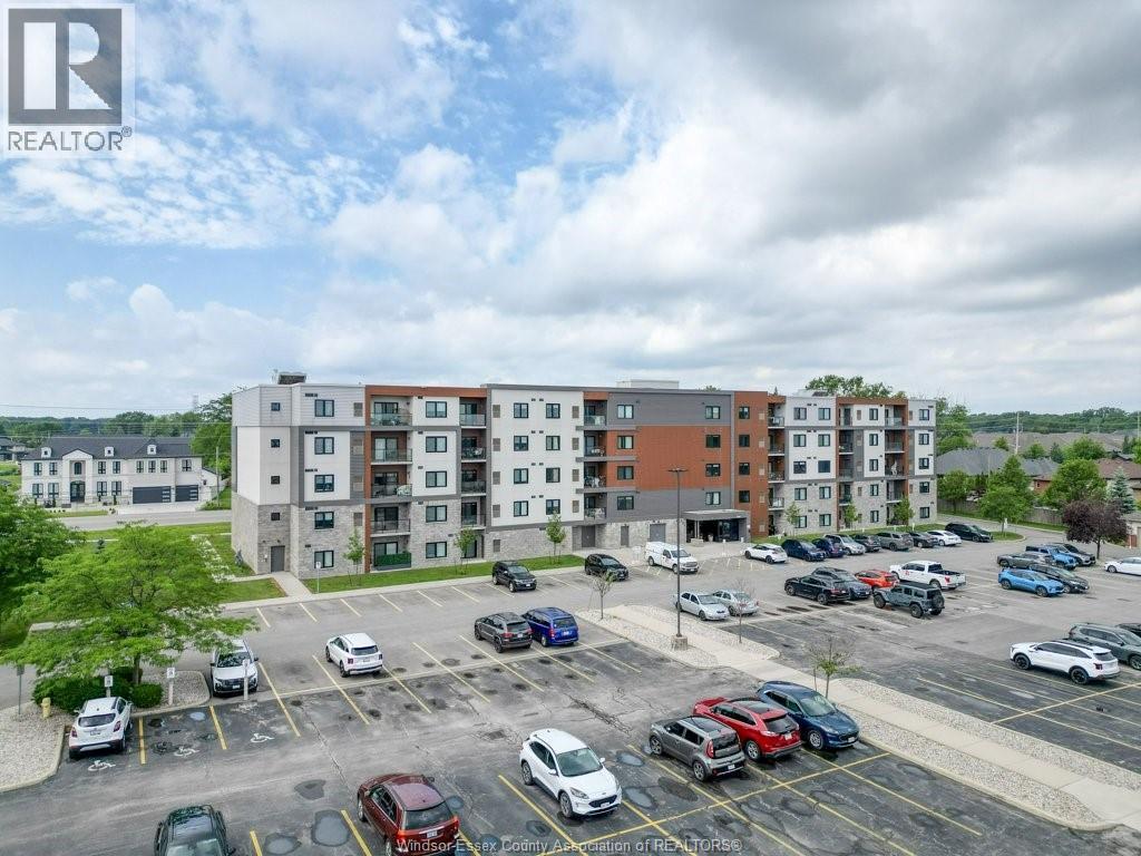 4578 Huron Church Line Road #308, LaSalle — photograph 2