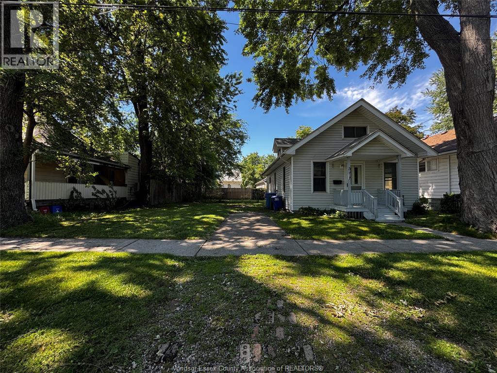 377 Chappell, Windsor — photograph 3