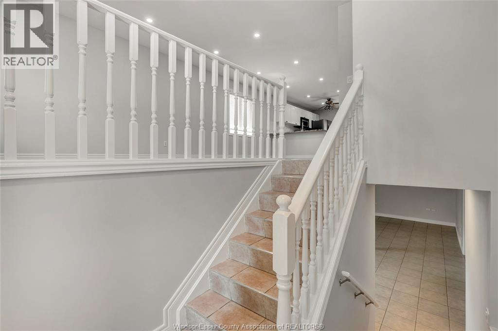 10920 Springhollow Drive, Windsor — photograph 2