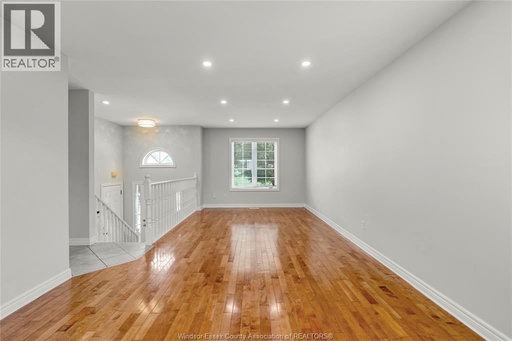 10920 Springhollow Drive, Windsor — photograph 3