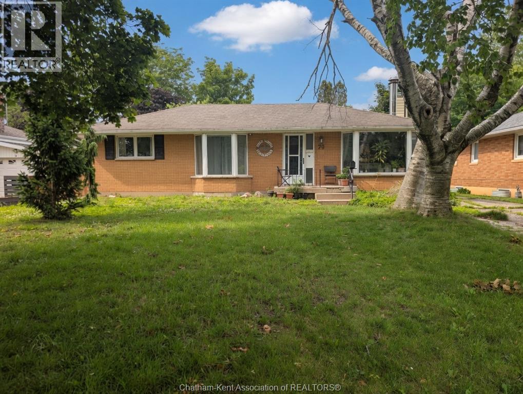 79 Dunvegan Drive, Chatham — primary photograph