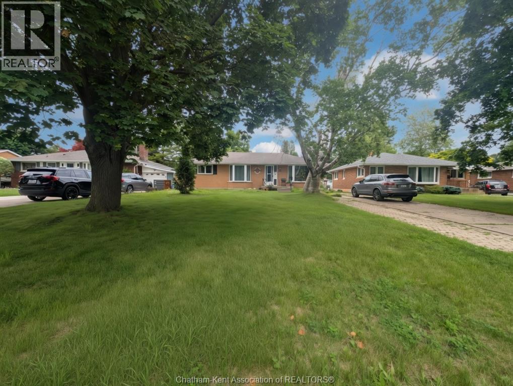 79 Dunvegan Drive, Chatham — photograph 2
