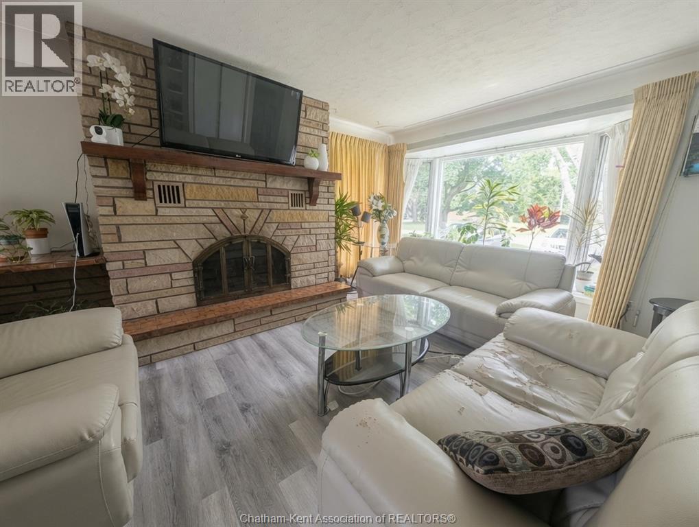 79 Dunvegan Drive, Chatham — photograph 3