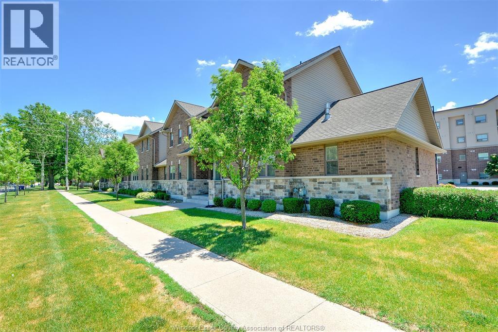 8475 Wyandotte Street #112, Windsor — photograph 2