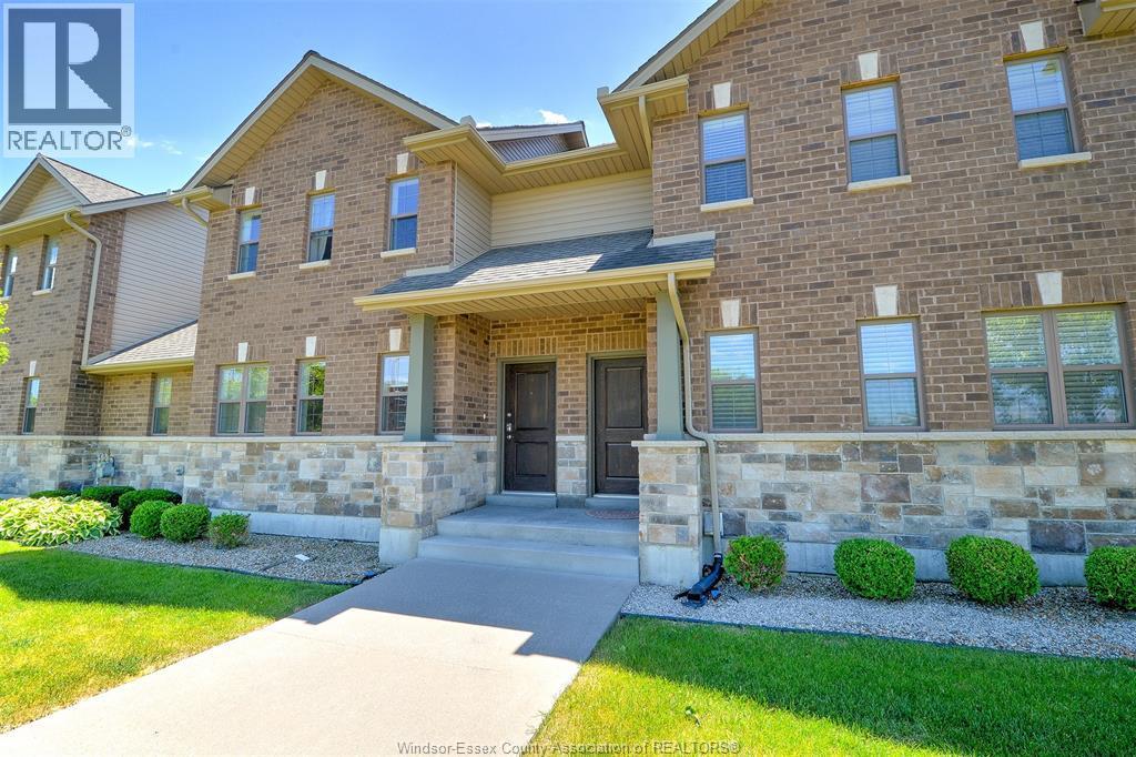 Single Family — 8475 Wyandotte Street, Windsor, Ontario