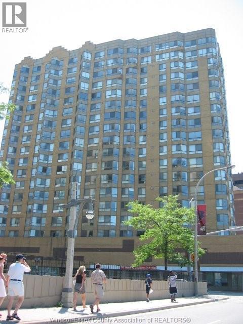 Single Family — 75 Riverside Drive, Windsor, Ontario