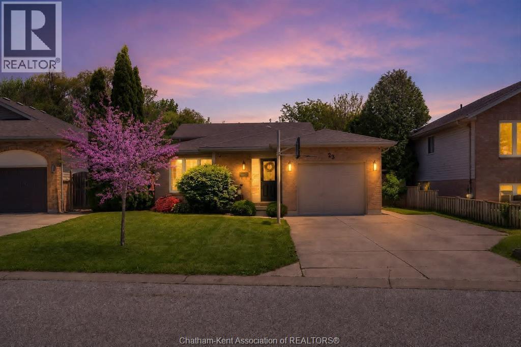 Single Family — 23 Carolinian Place, Chatham, Ontario