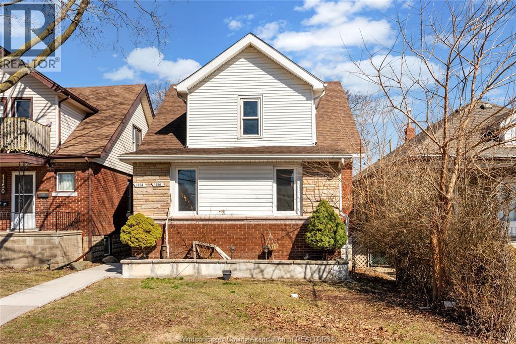 2-bedroom Single Family at 1156 Elm #UPPER, Windsor — photograph 2